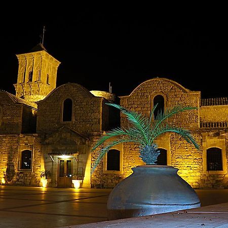 Onisillos Hotel Larnaca Buitenkant foto