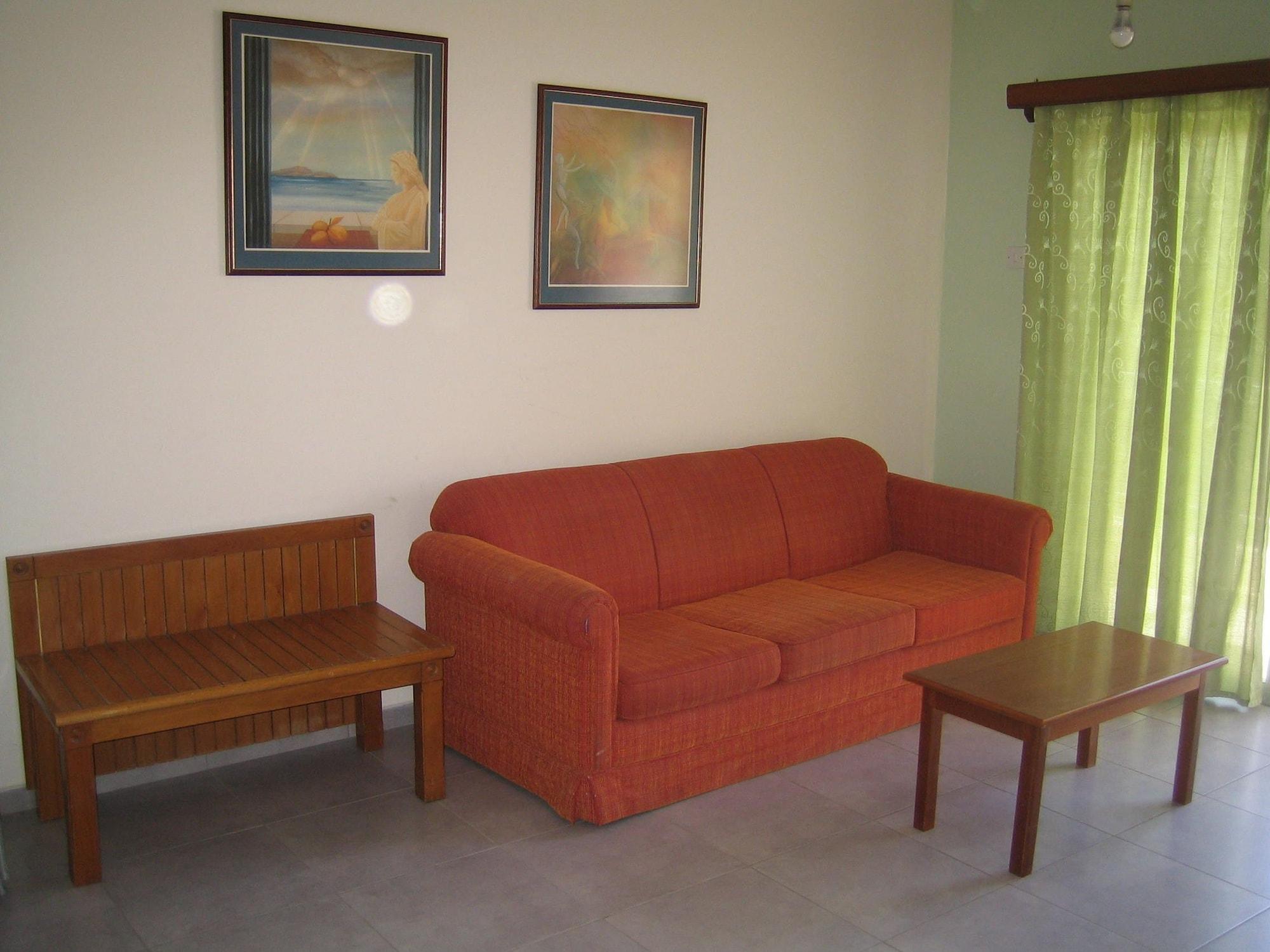 Onisillos Hotel Larnaca Buitenkant foto