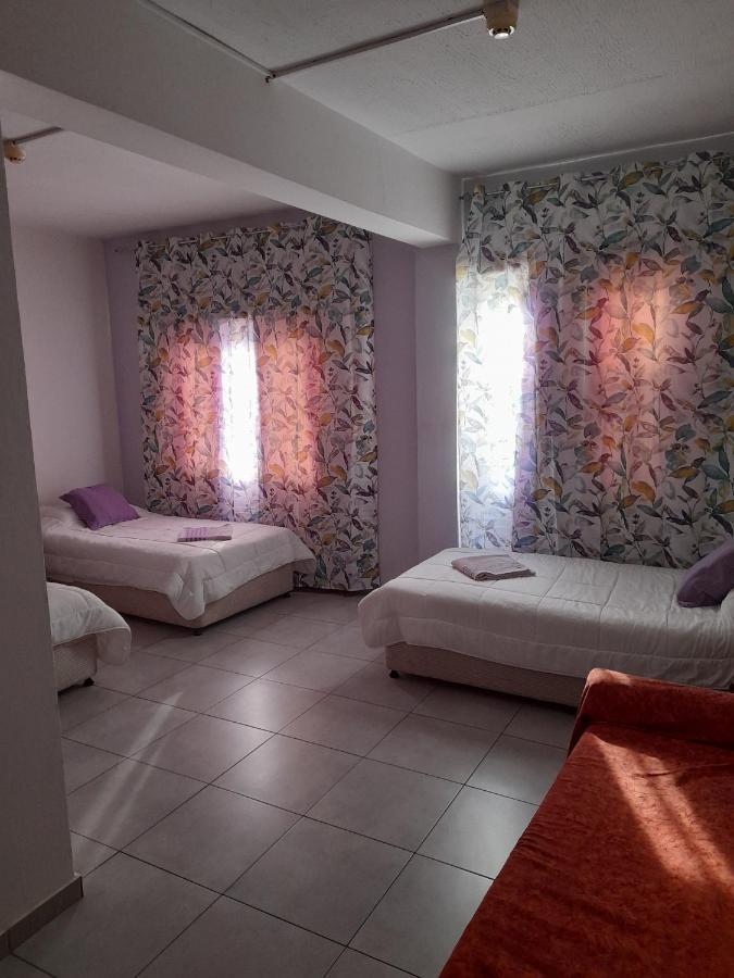 Onisillos Hotel Larnaca Buitenkant foto