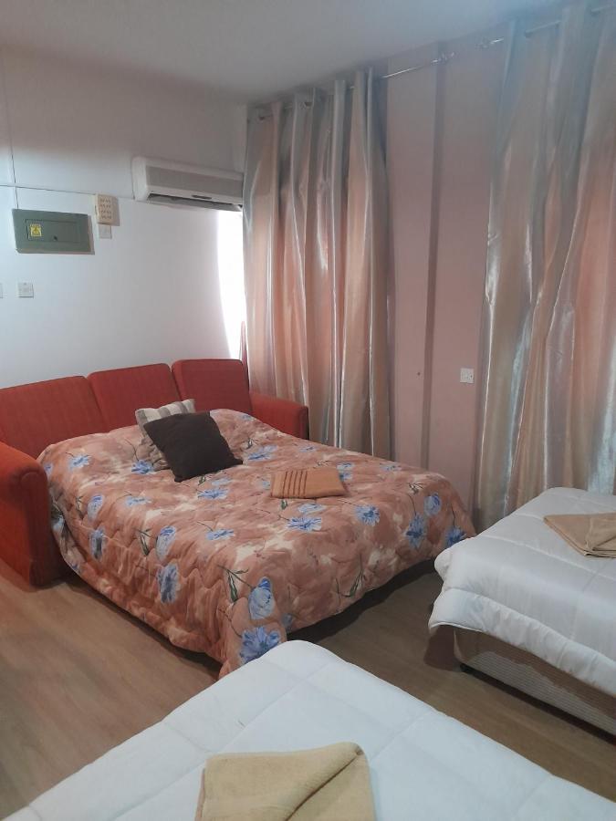 Onisillos Hotel Larnaca Buitenkant foto