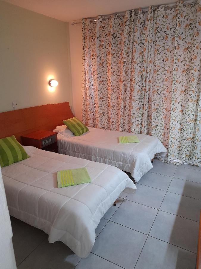 Onisillos Hotel Larnaca Buitenkant foto