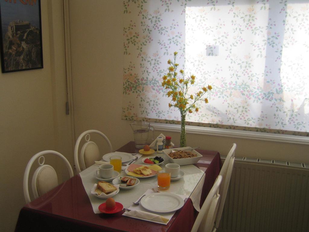 Onisillos Hotel Larnaca Buitenkant foto