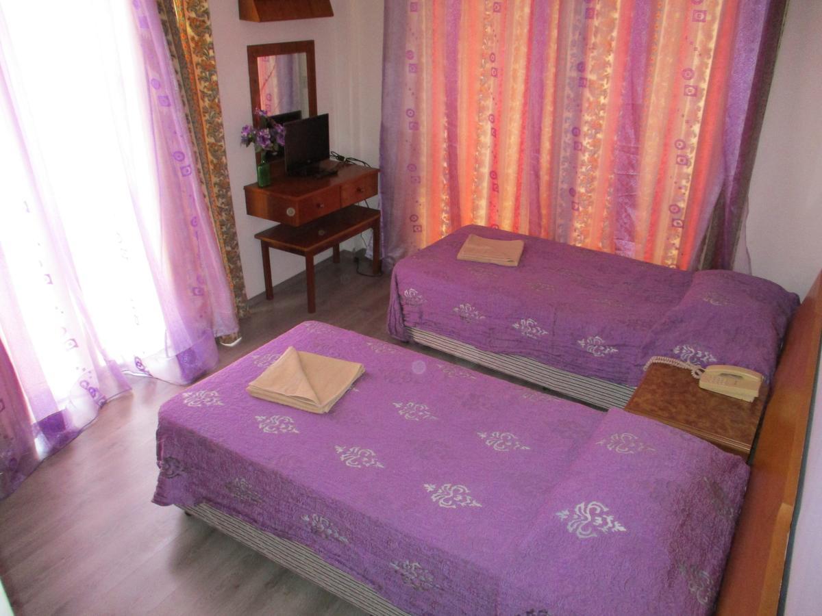 Onisillos Hotel Larnaca Buitenkant foto
