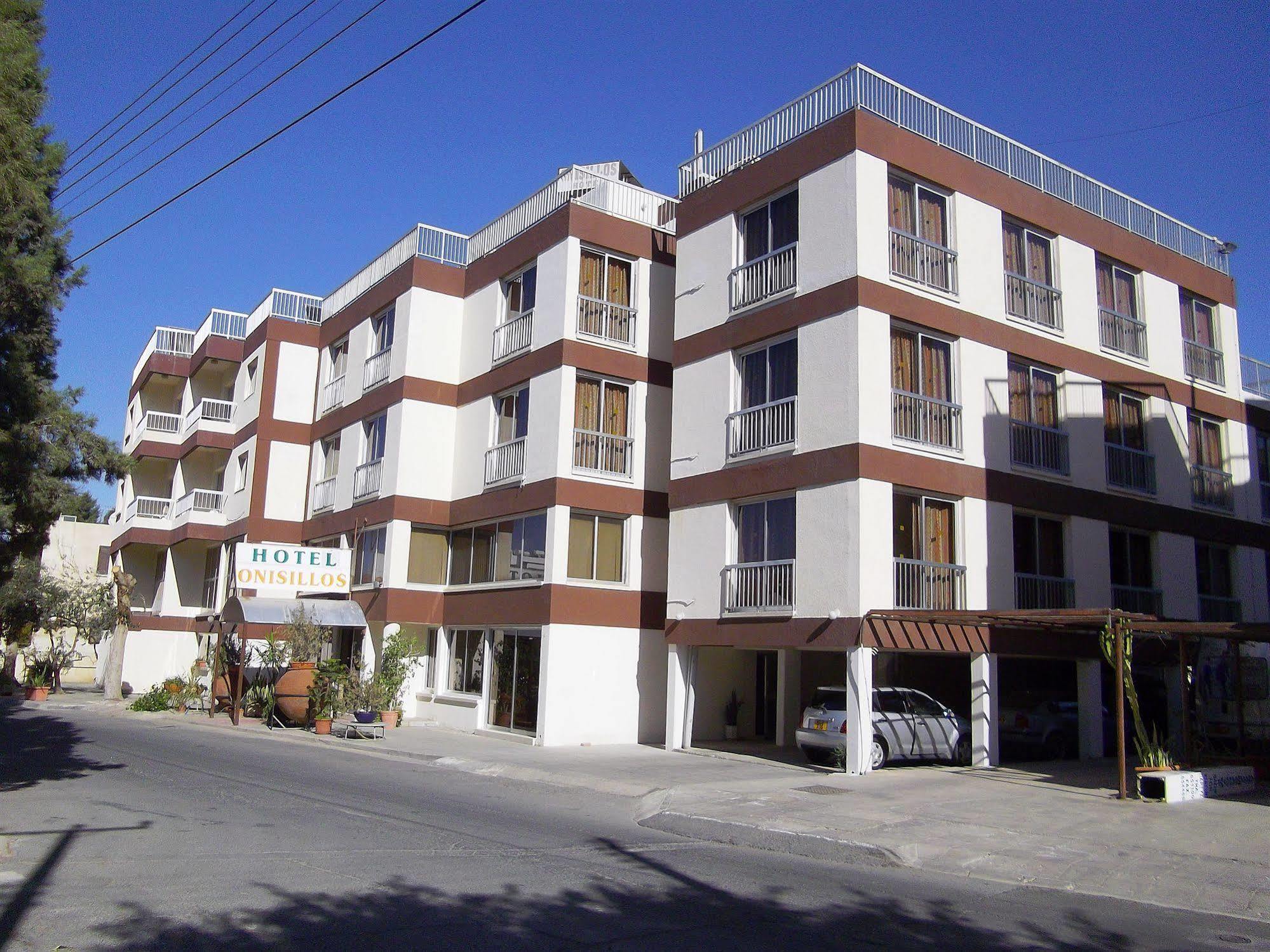Onisillos Hotel Larnaca Buitenkant foto