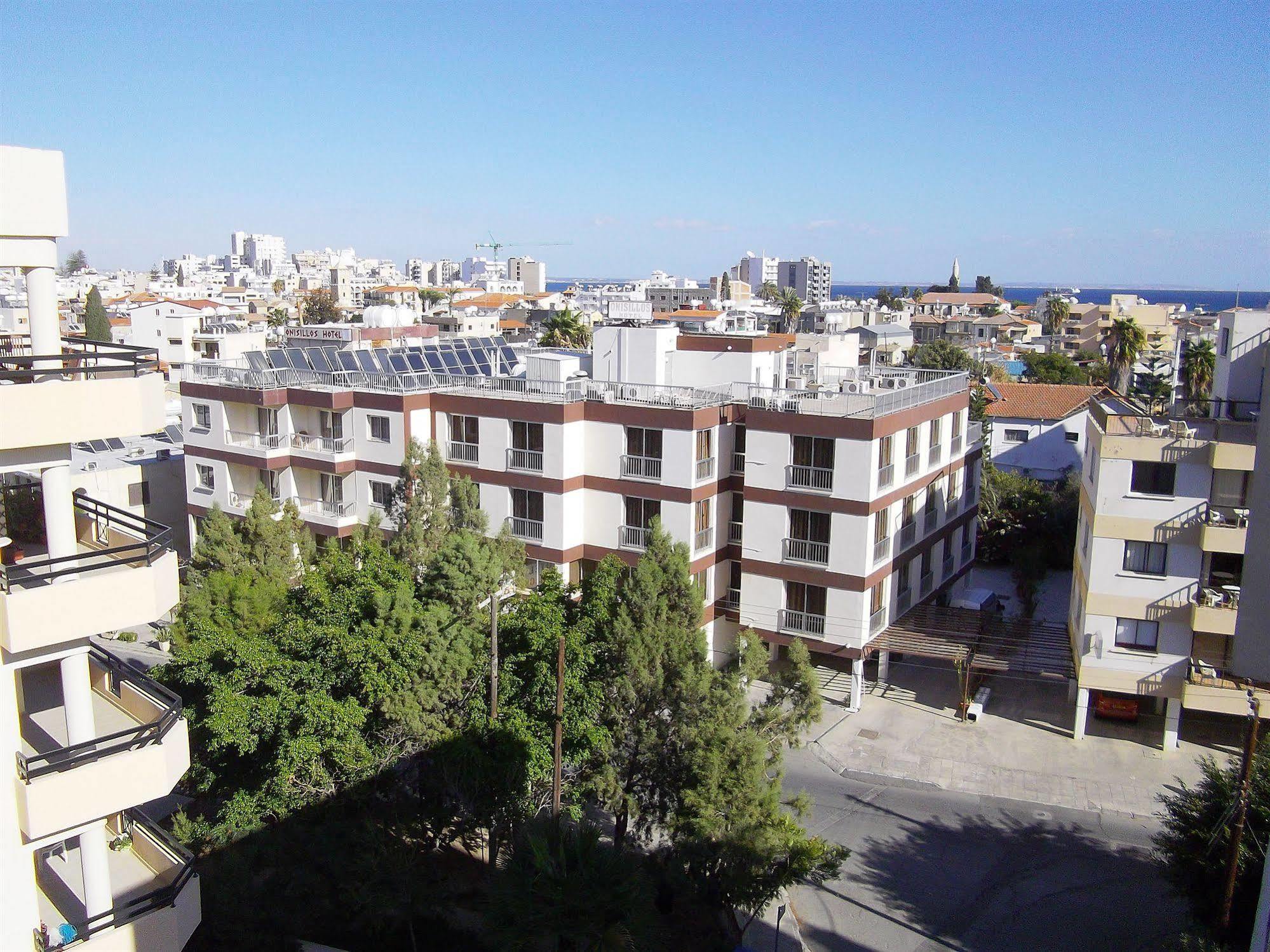 Onisillos Hotel Larnaca Buitenkant foto