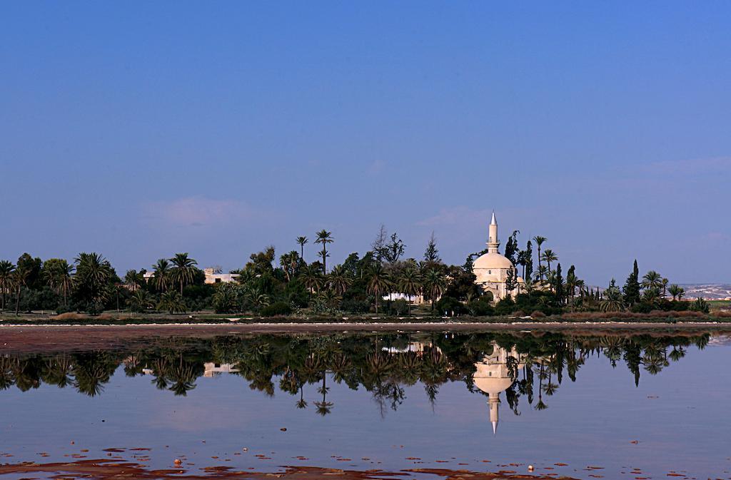 Onisillos Hotel Larnaca Buitenkant foto