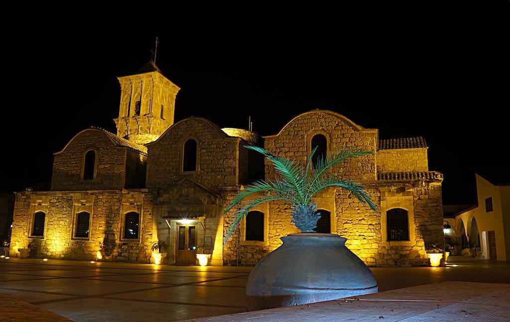 Onisillos Hotel Larnaca Buitenkant foto